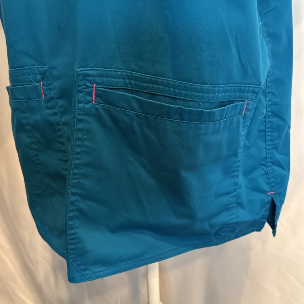 π3/$15 Couture Scrub - Picture 4 of 7